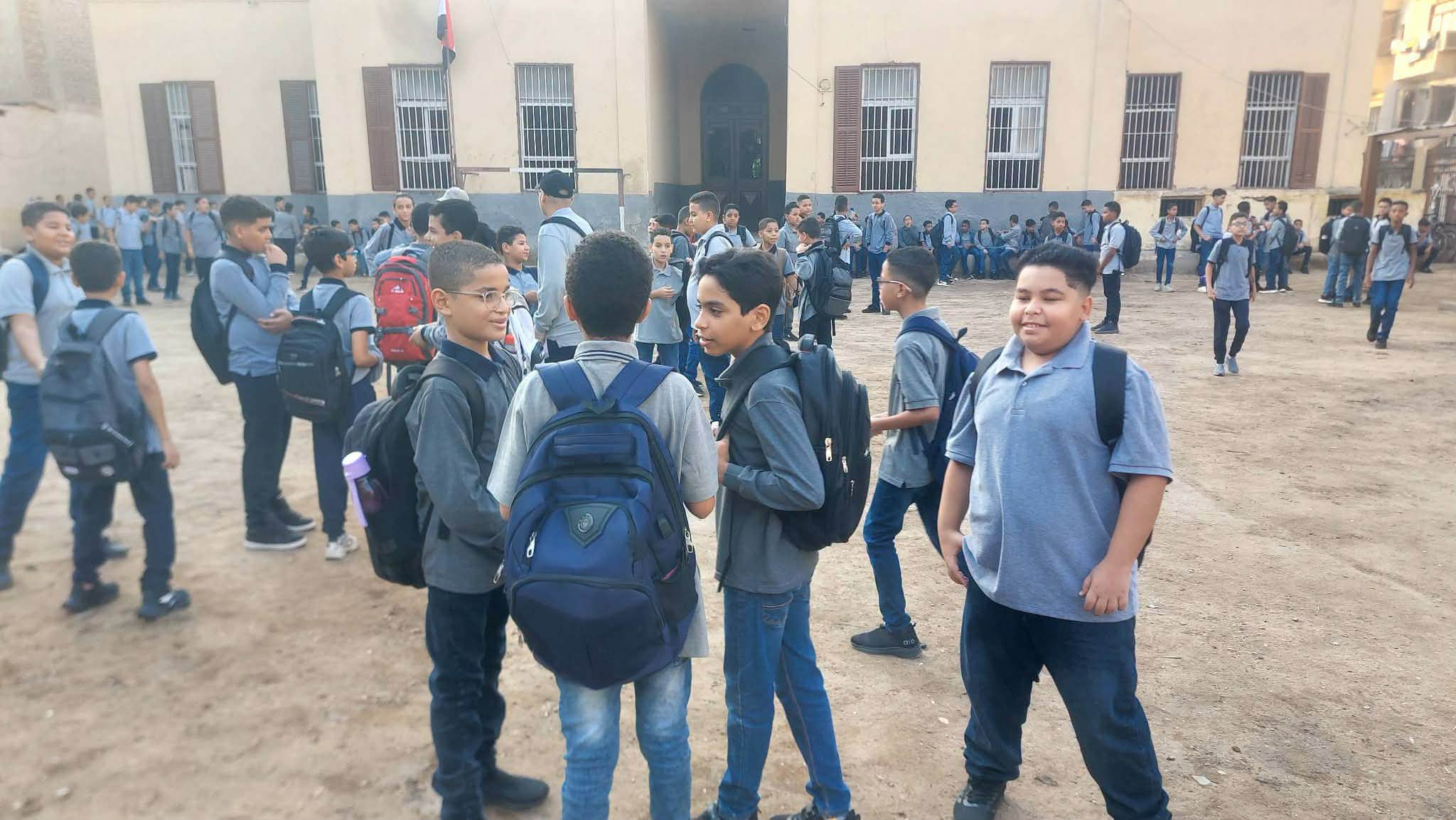 طلبة الأقصر خلال أول أيام العام الدراسي الجديد