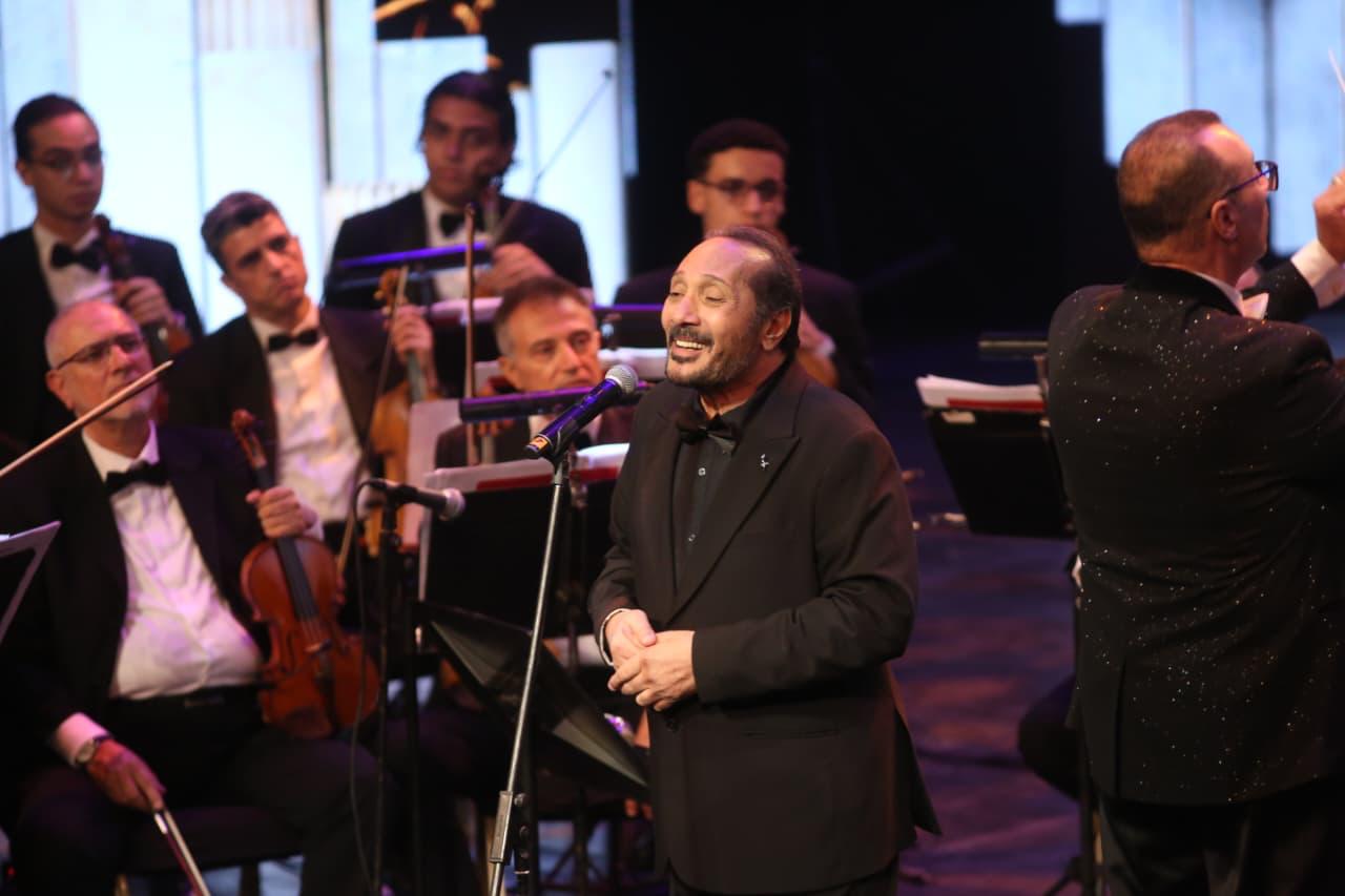 الفنان على الحجار (4)