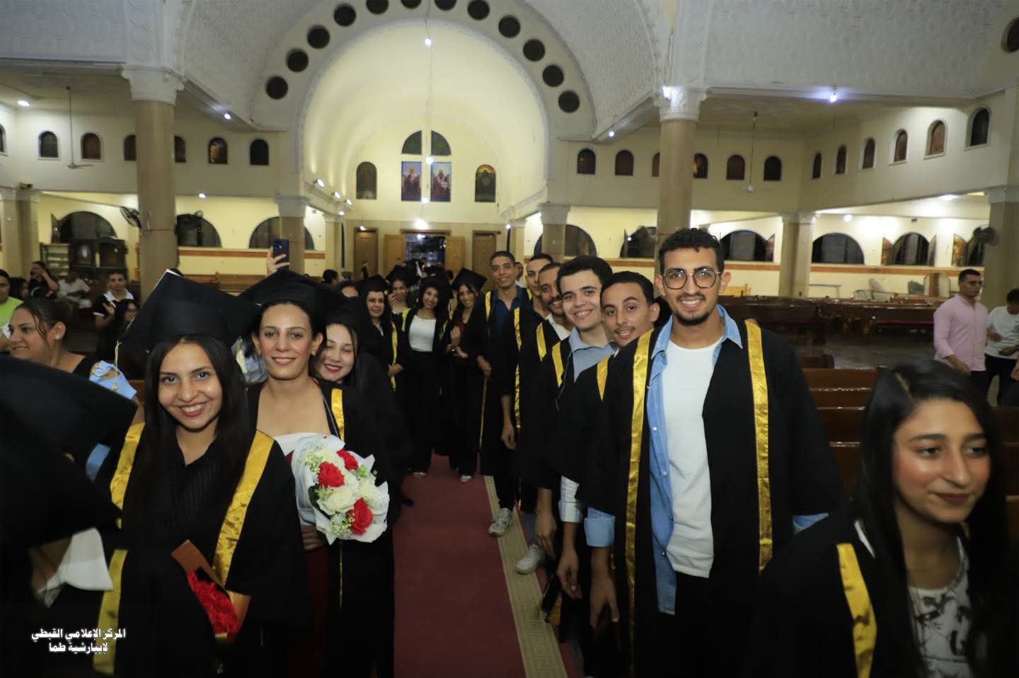 إيبارشية طما للأقباط الأرثوذكس تكرم أوائل الشهادات الإعدادية والثانوية وخريجي الجامعات