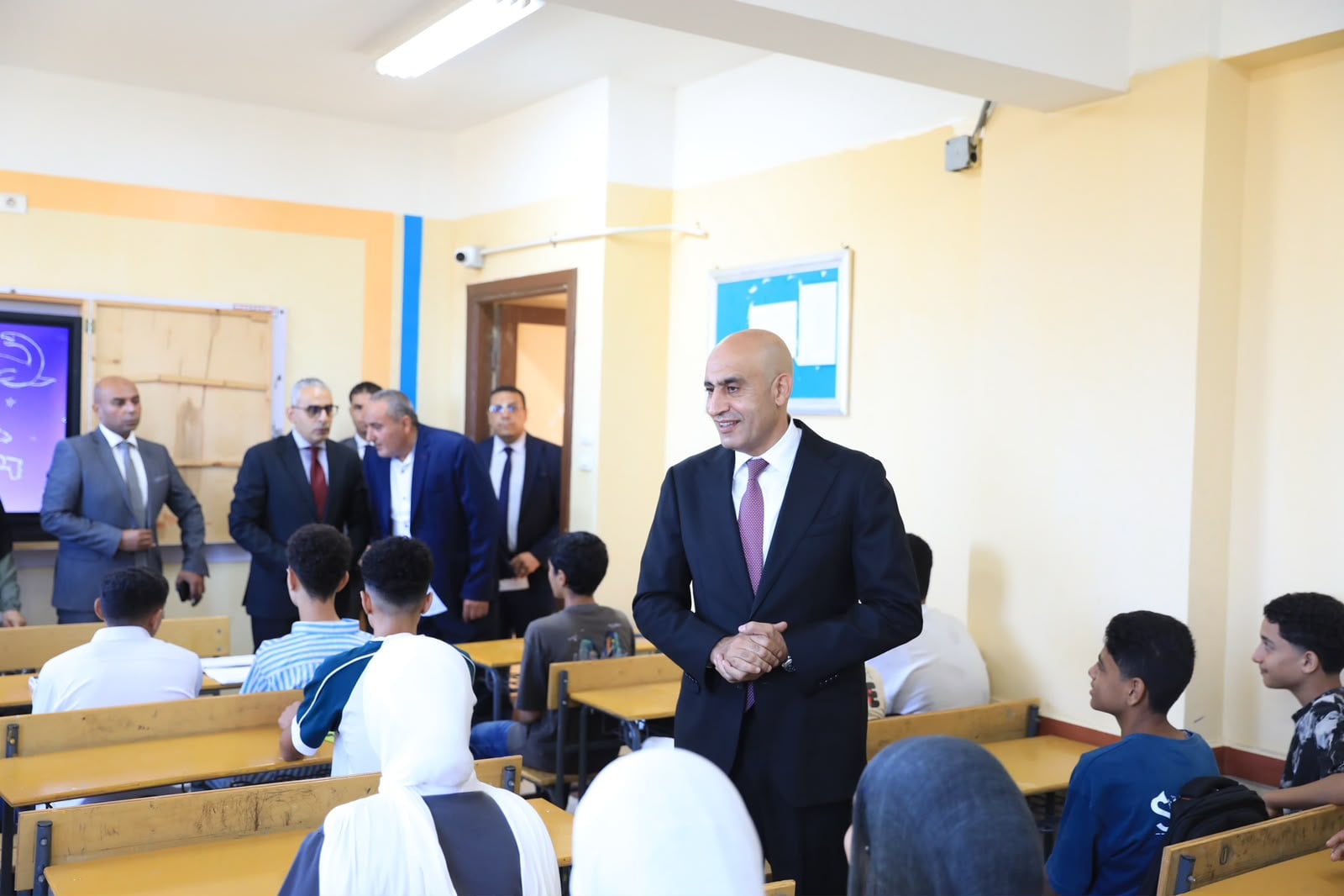 وزير التعليم يتفقد بدء الدراسة بمدارس كفر الشيخ