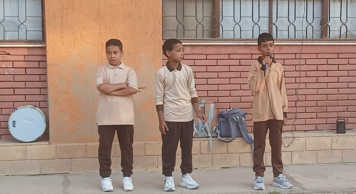 فرحة الإذاعة المدرسية الأولى فى مدارس مدينة الطود