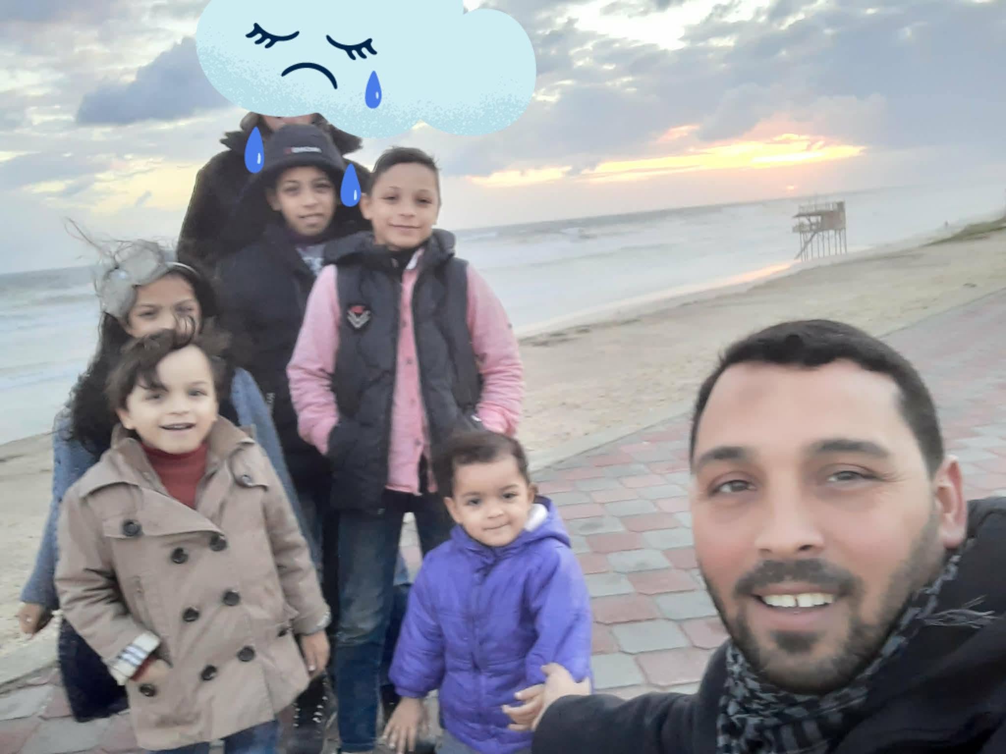 محمود إسماعيل وأسرته محمود إسماعيل وأسرته