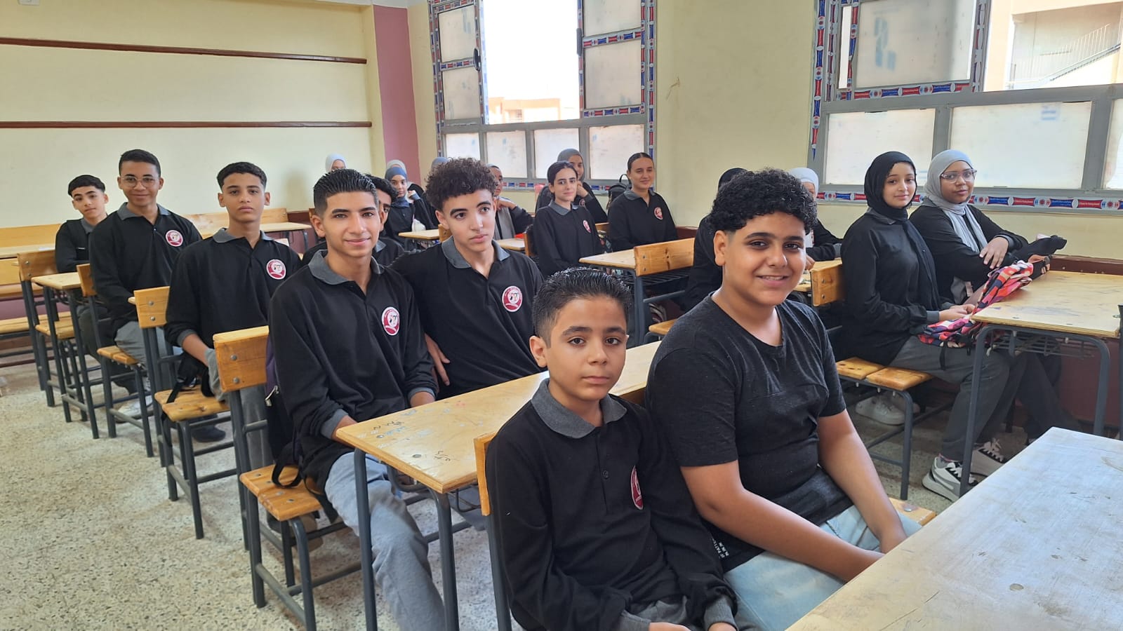 انتظام الطلاب داخل الفصول