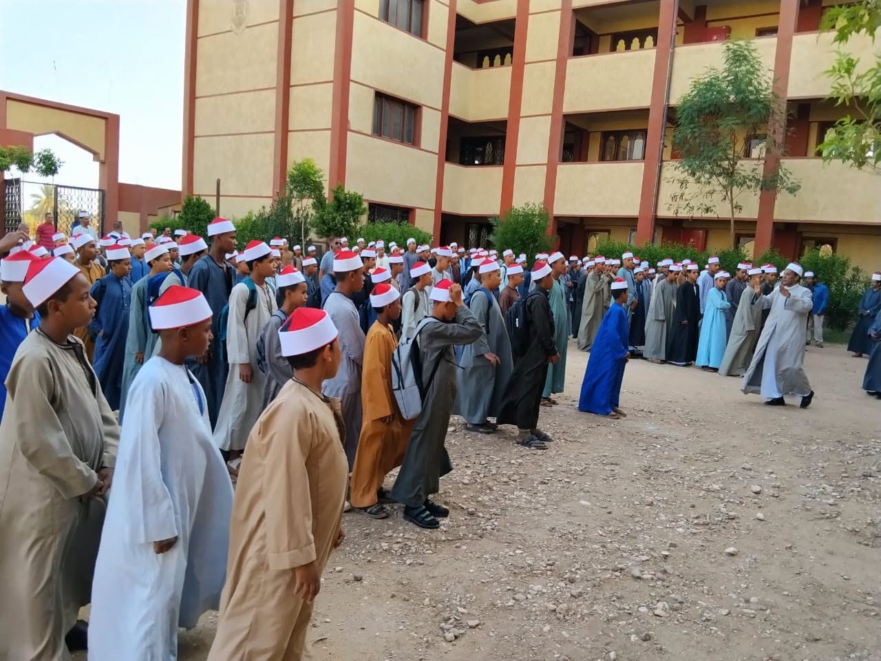 طابور الصباح داخل معهد نجع الطويل بالأقصر