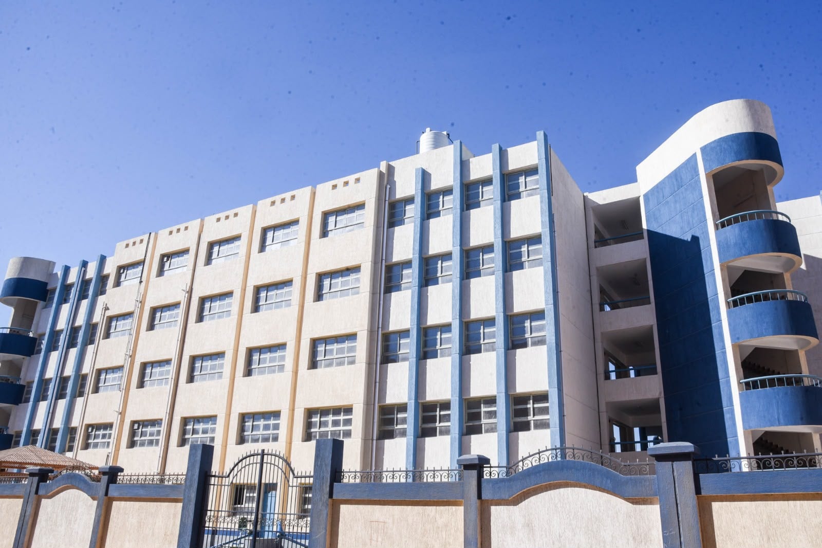 المدارس اليابانيه الجديده