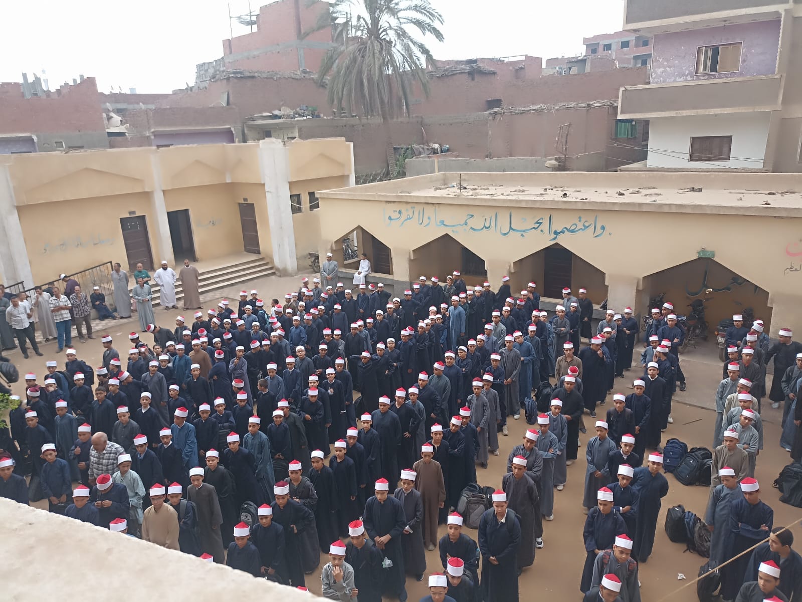 الطابور بالزي الازهري الطابور بالزي الازهري