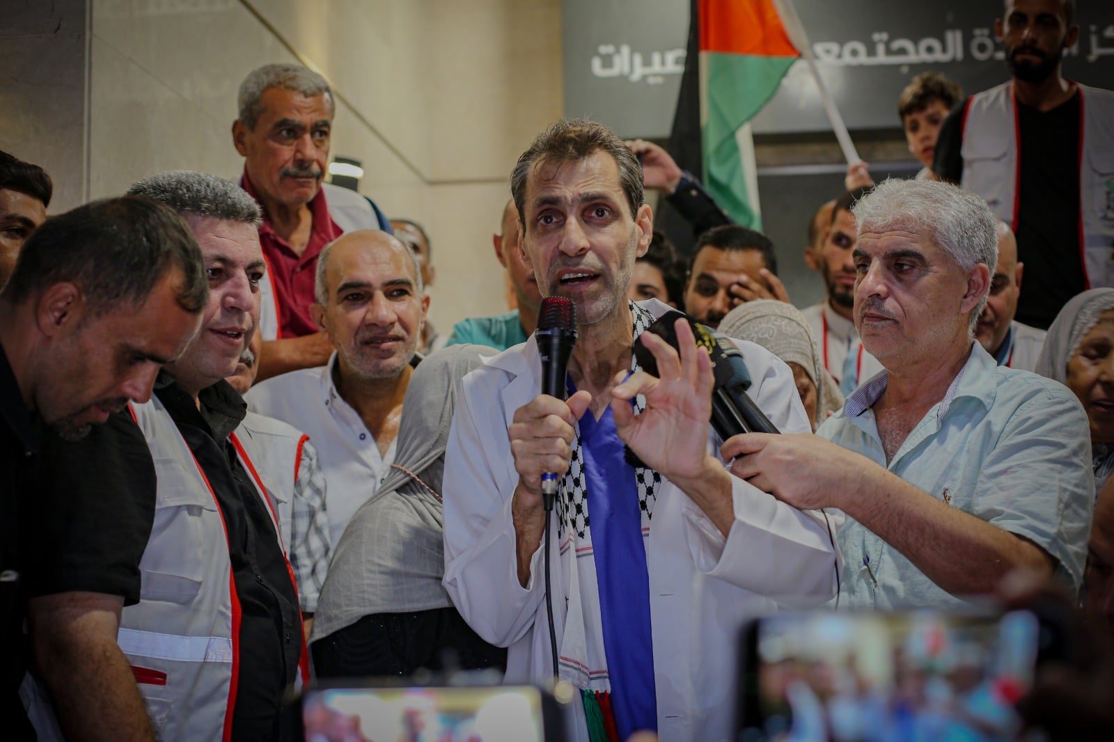 الدكتور أحمد مهنا