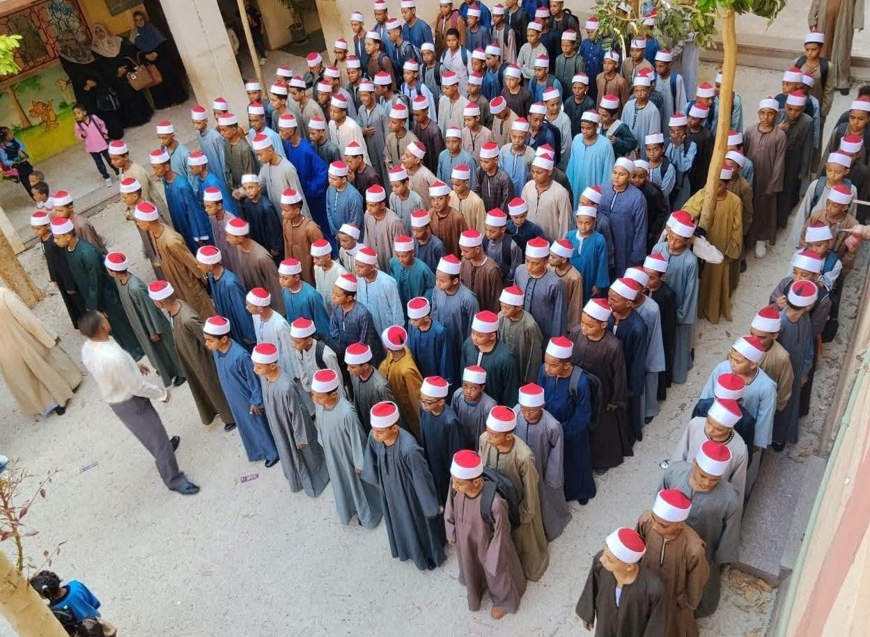 طلبة الأزهر فى معاهد الأقصر مع بداية الدراسة