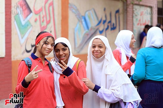 الطلاب ف بدايه العام الدراسي (2)