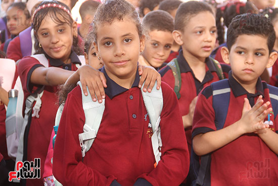 الأطفال-فى-الطابور الأطفال-فى-الطابور