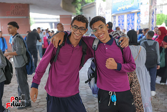 فرحة الطلبة ب اول يوم مدارس (1)