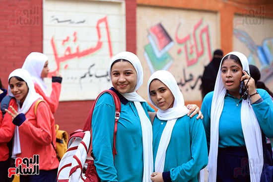 الطلاب ف بدايه العام الدراسي (1)