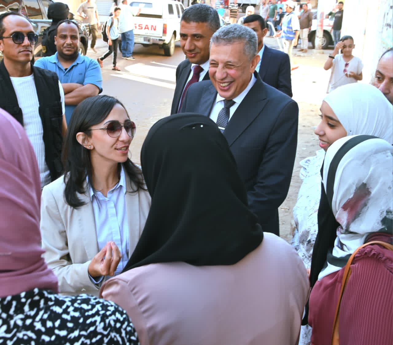 محافظ البحيرة تلتقى طالبات المدارس محافظ البحيرة تلتقى طالبات المدارس