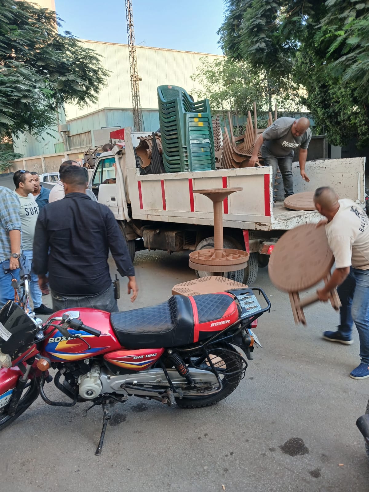 حملة بحي العجوزة لرفع إشغالات المحلات (3)
