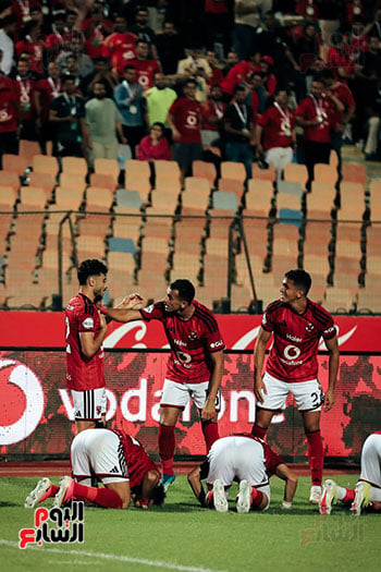 احتفال لاعبي الأهلي بالهدف الأول