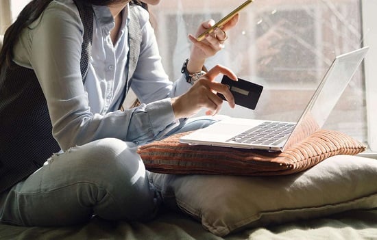 ابراج تفضل الشراء عبر الإنترنت