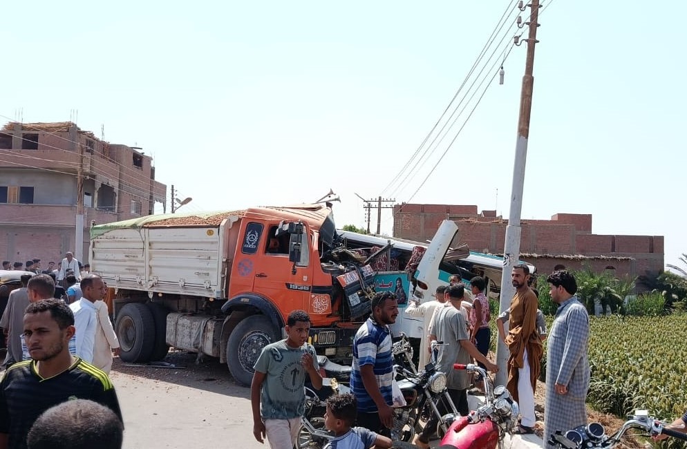 حادث التصادم على الطريق بالمنشاه (2)