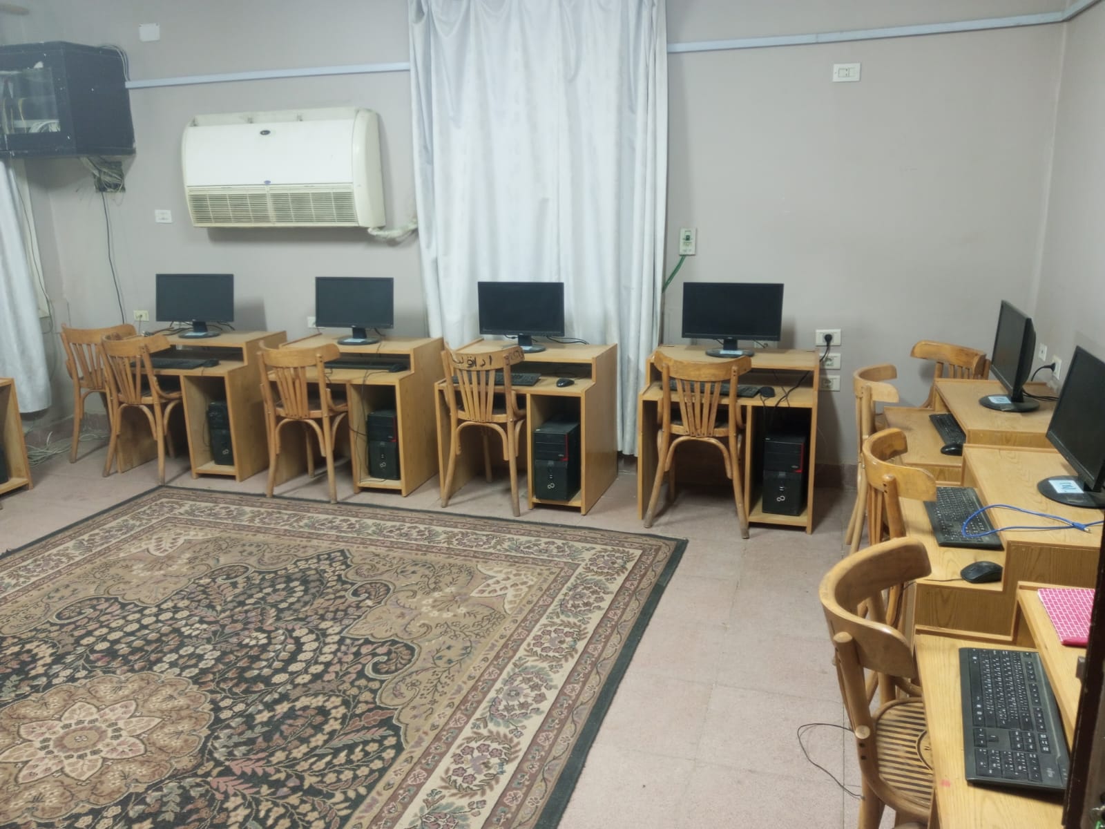 غرفة الحاسبات غرفة الحاسبات