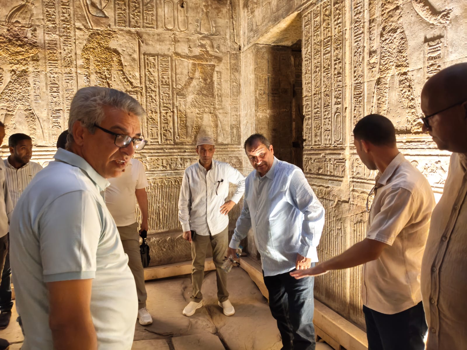 متابعة ترميم معابد أثرية متابعة ترميم معابد أثرية