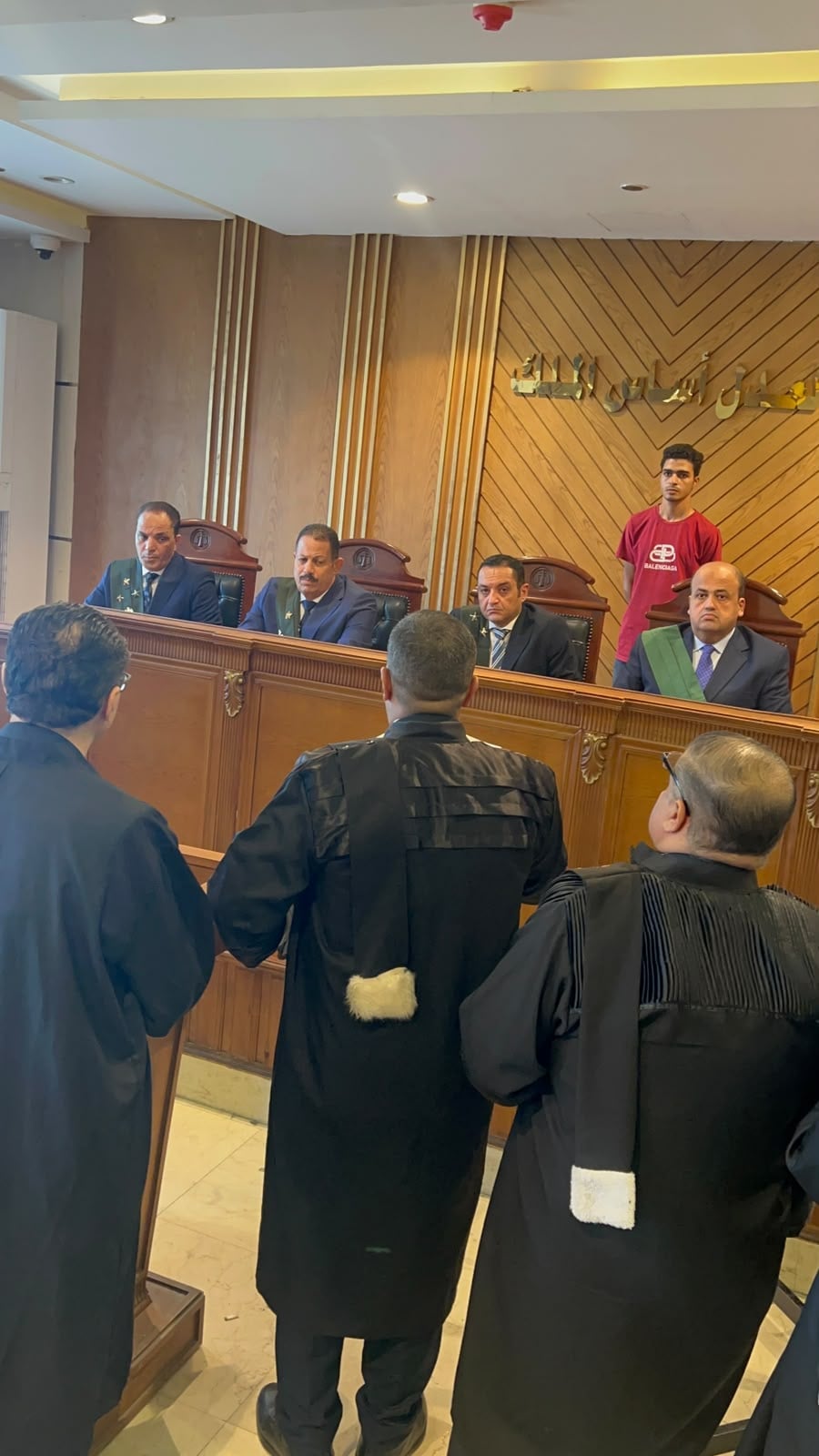 خلال نظر الجلسة