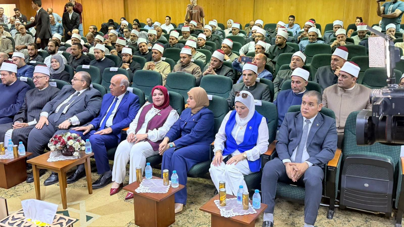جانب من الحضور خلال المناقشة
