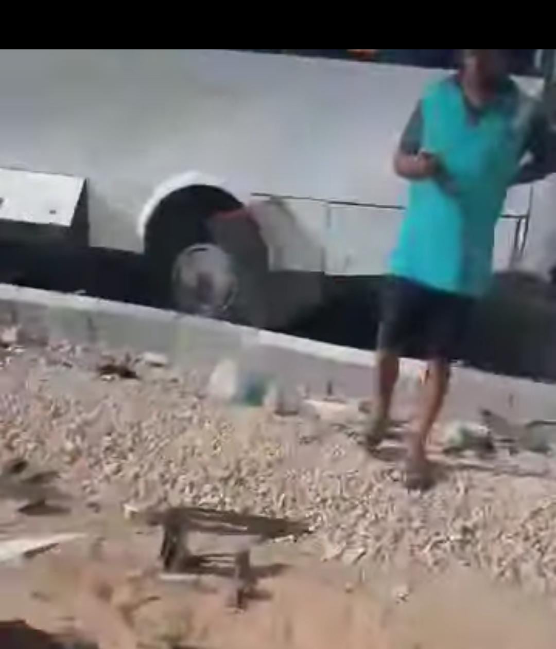 تصادم مروع بين نقل وميني باص بطريق السويس.