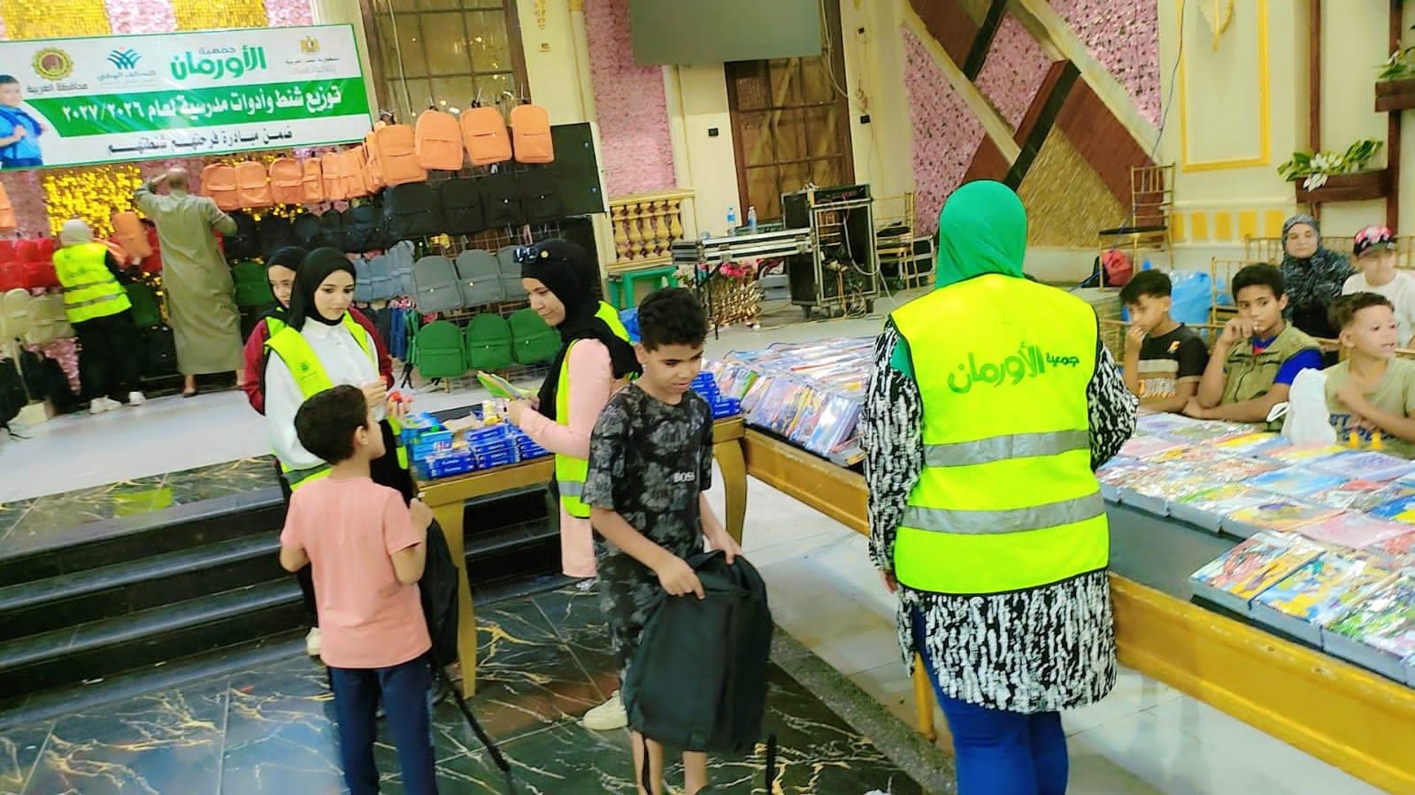 تجهيز 1000 طالب بمستلزمات الدراسة في الغربية (3)