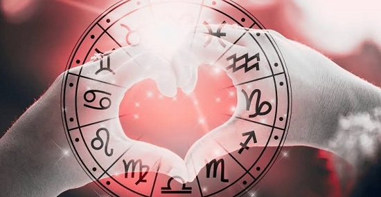 ابراج تعبر عن حبها بالأغانى