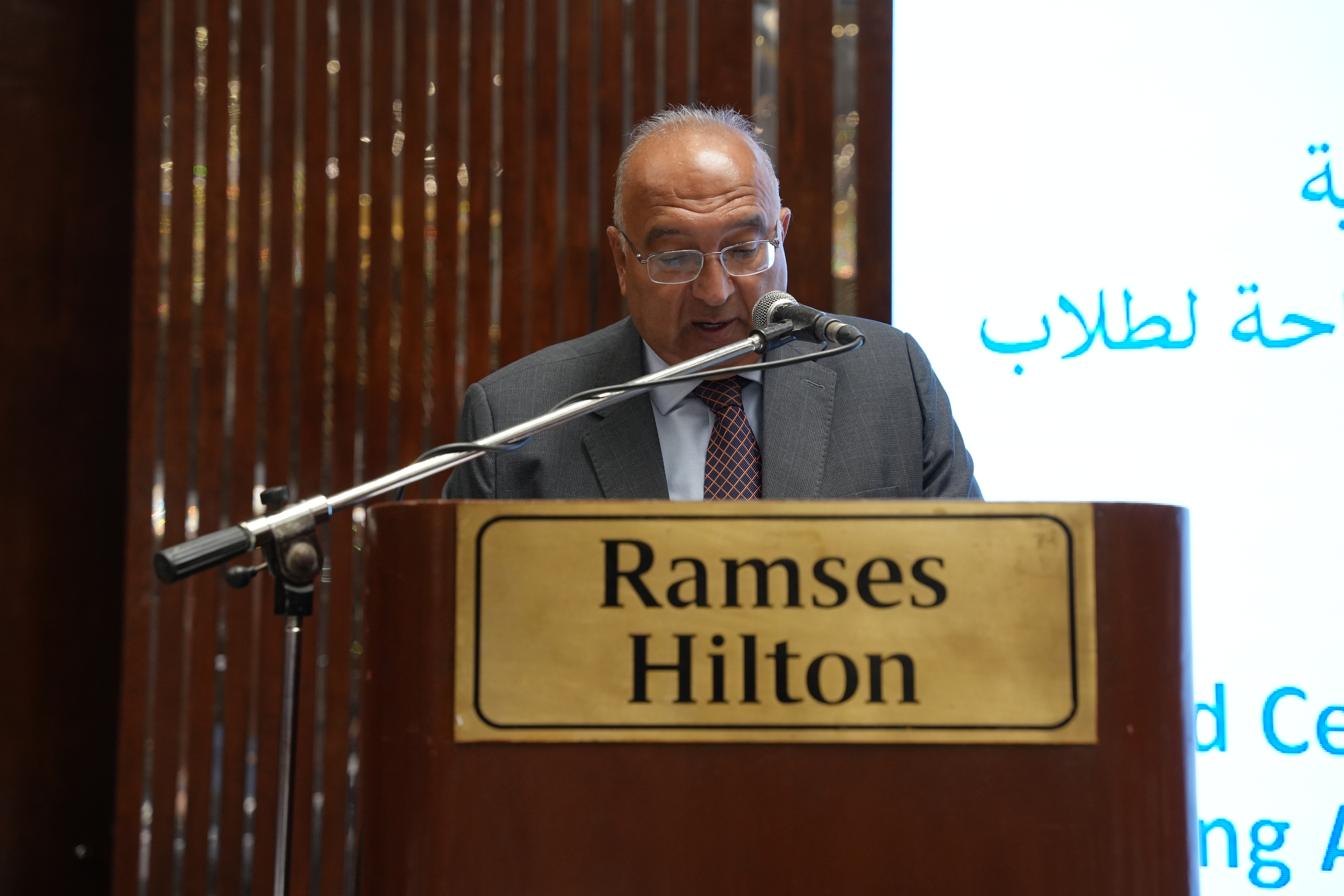 السفير عمرو رمضان خلال إلقاء كلمته السفير عمرو رمضان خلال إلقاء كلمته