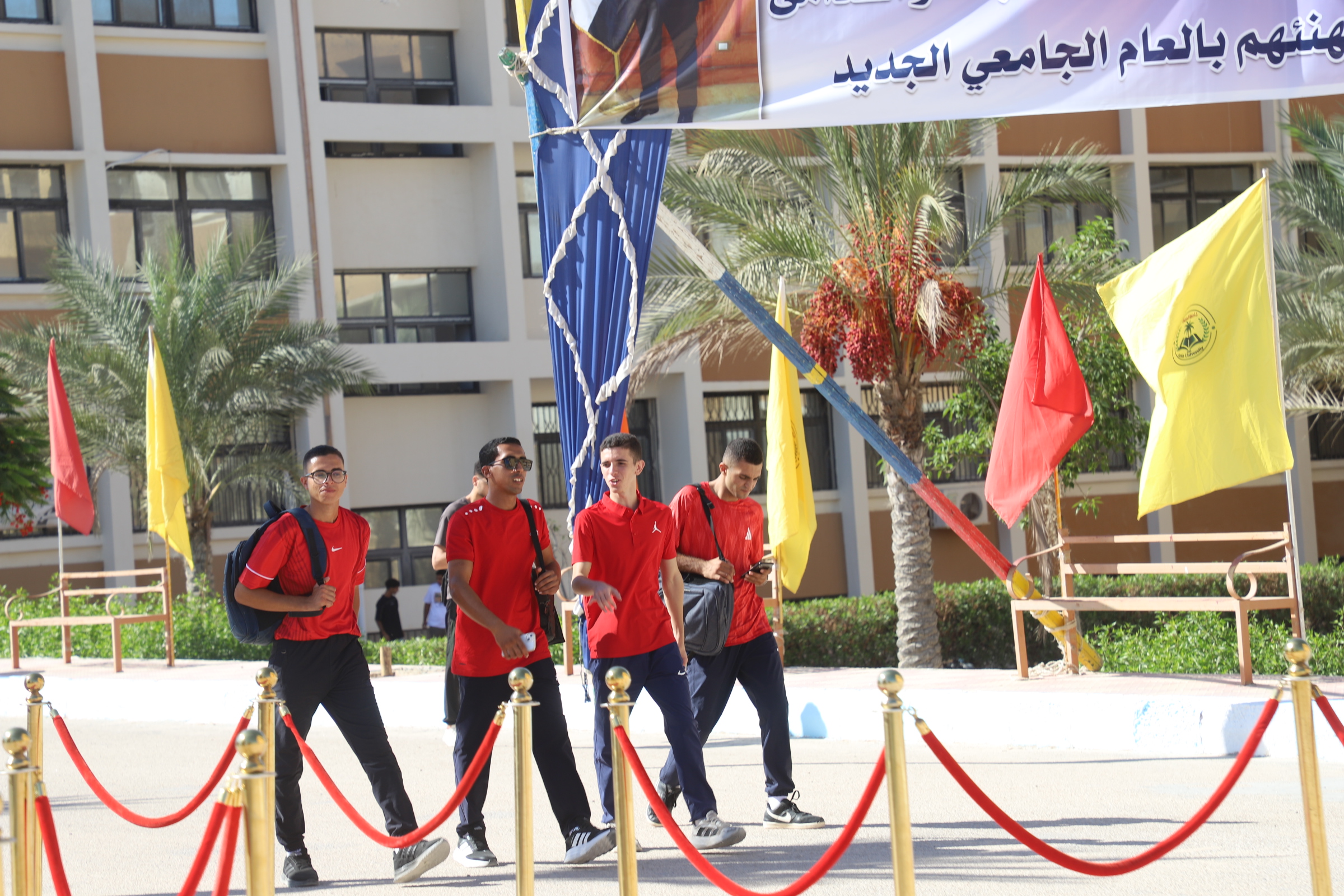 طلاب جامعة العريش اليوم داخل حرم الجامعة