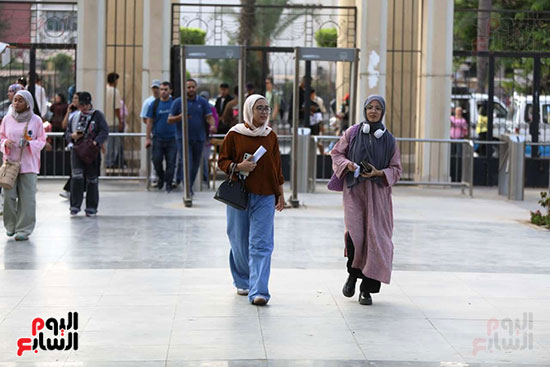 طلاب جامعة عين شمس (4)