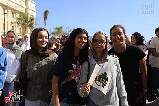 الطلاب بجامعة القاهرة الأهلية  (1)