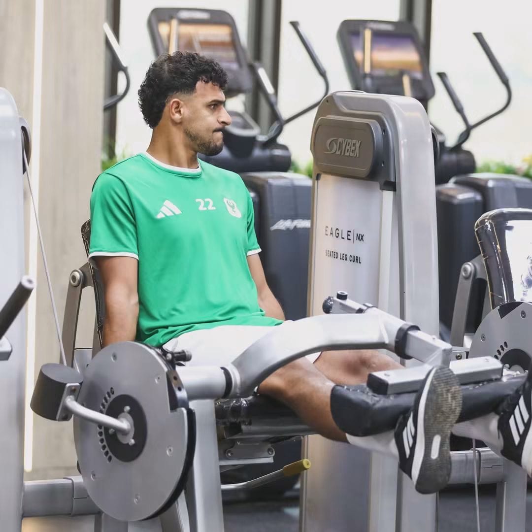 تدريبات اللاعبين في الجيم