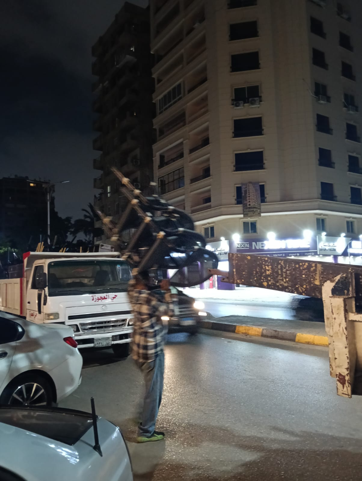 حي العجوزة يكثف حملاته لرفع إشغالات المحلات
