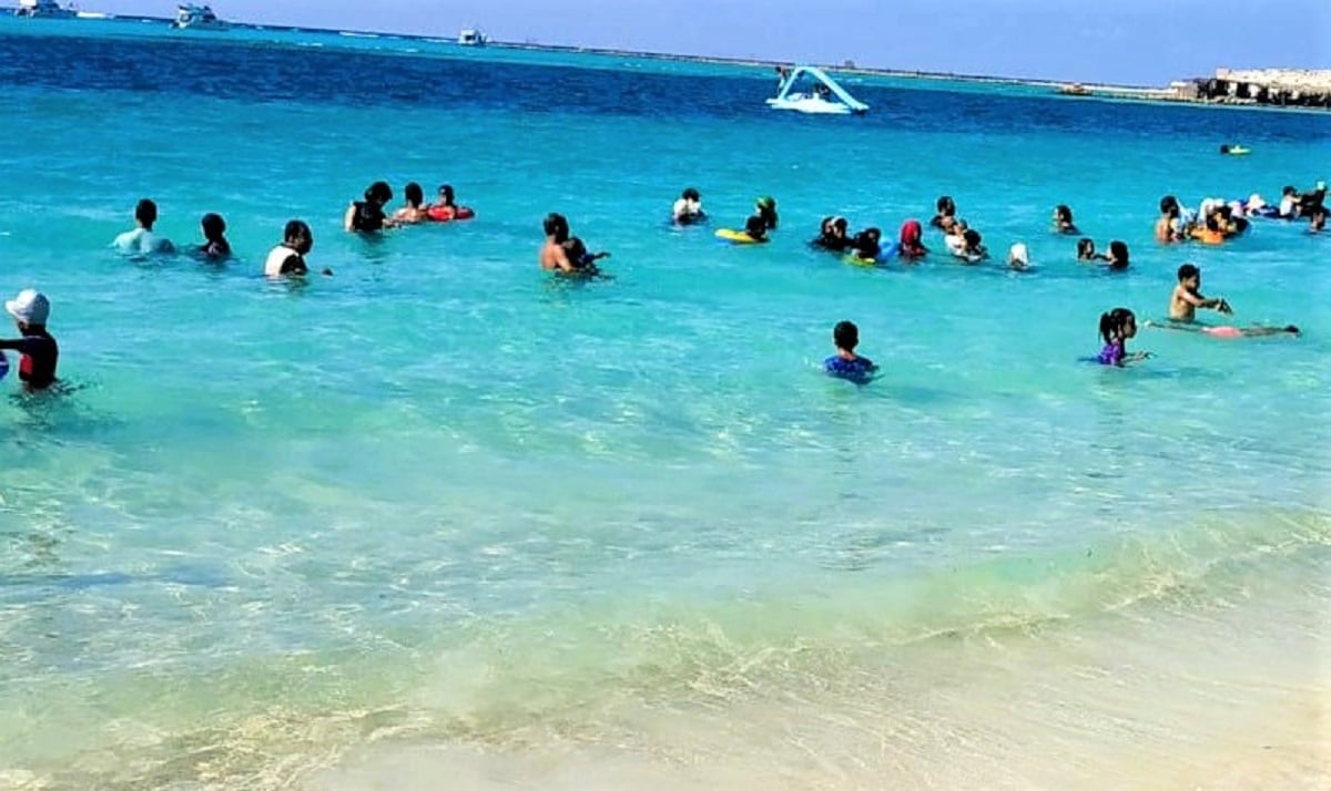 هدوء ومتعة على شواطئ مطروح