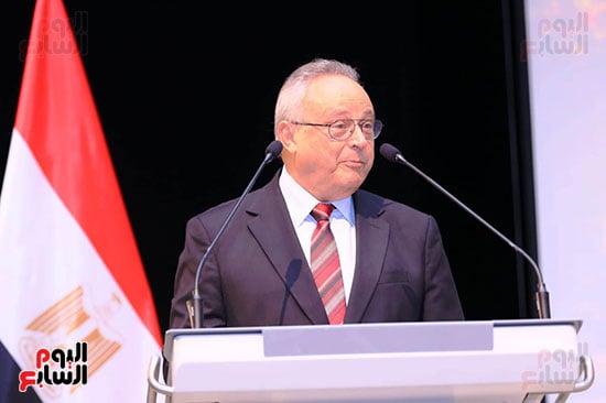 الدكتور أحمد زايد مدير مكتبة الإسكندرية الدكتور أحمد زايد مدير مكتبة الإسكندرية