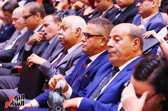 عدد من الكتاب الصحفيين المشاركين في المؤتمر عدد من الكتاب الصحفيين المشاركين في المؤتمر