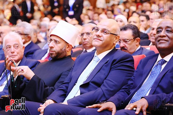 محافظ الإسكندرية خلال المؤتمر محافظ الإسكندرية خلال المؤتمر