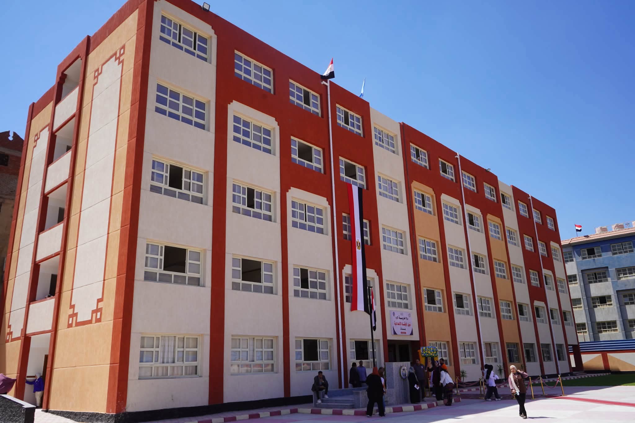 مدرسة العجيزي الجديدة