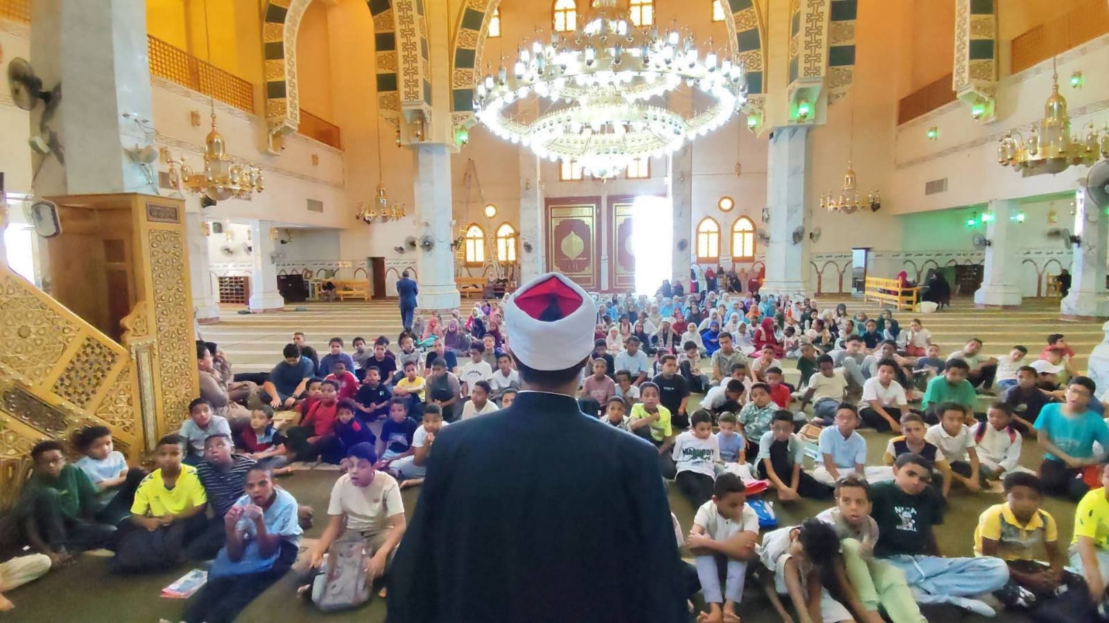 تعليم الأطفال القرآن بالمسجد تعليم الأطفال القرآن بالمسجد