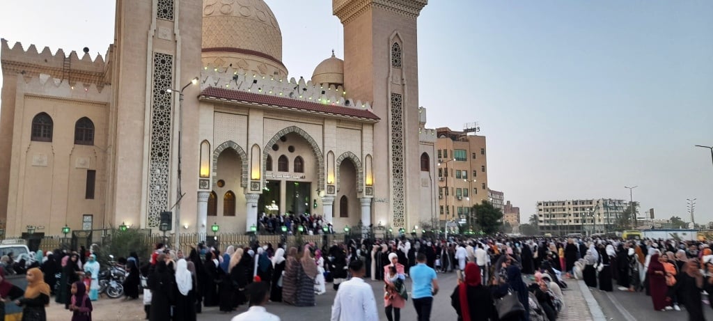 أجواء العيد بالمسجد الجامع أجواء العيد بالمسجد الجامع