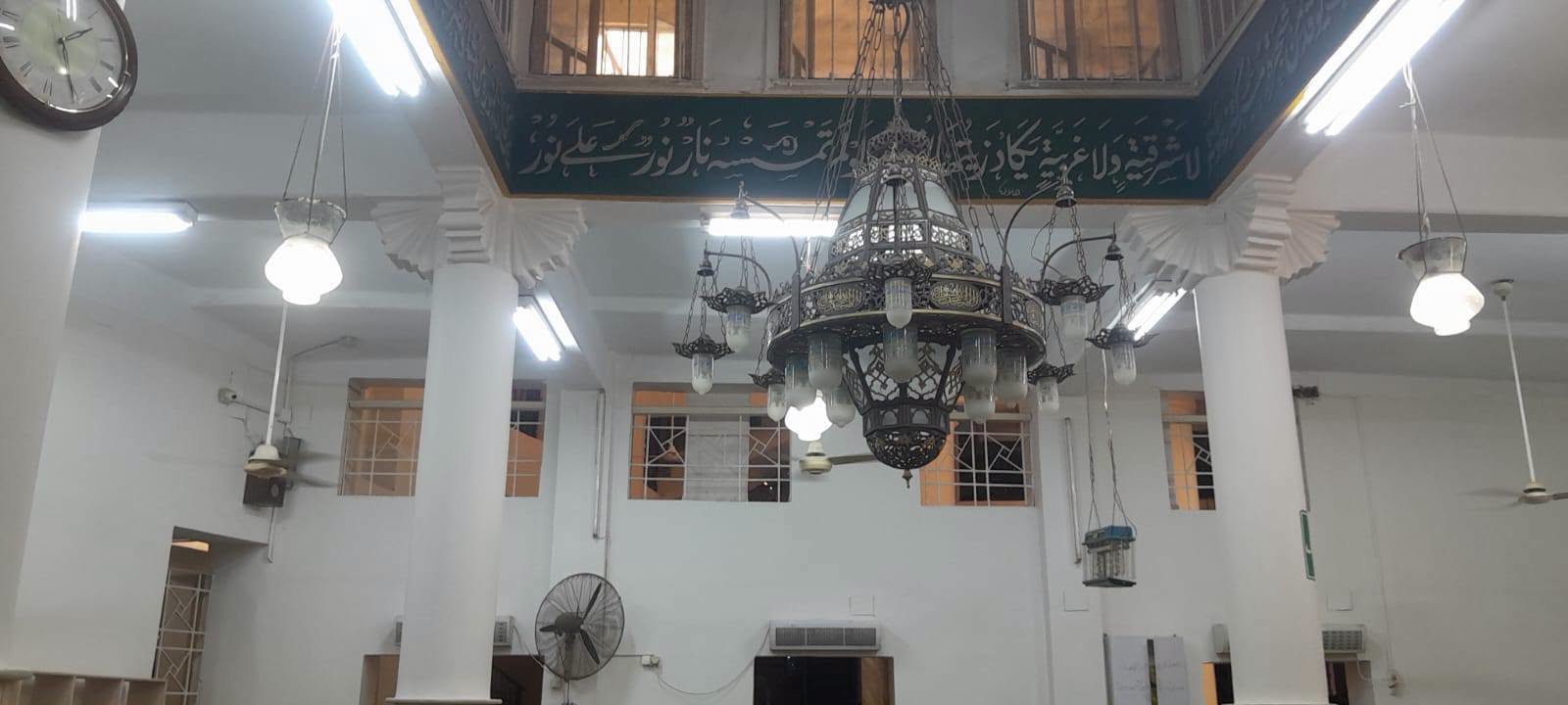 إضاءة المسجد الداخلية