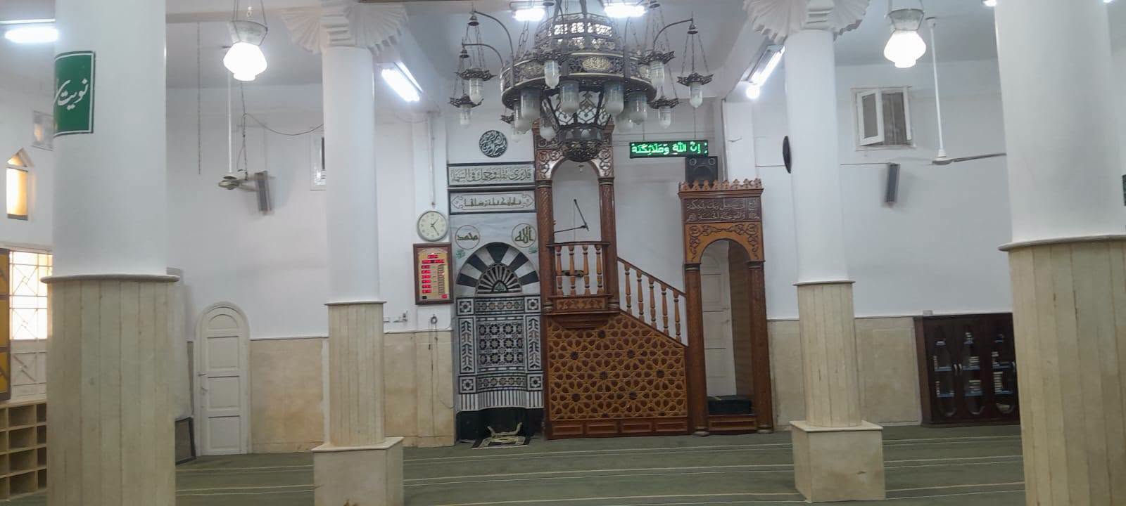 المسجد من الداخل