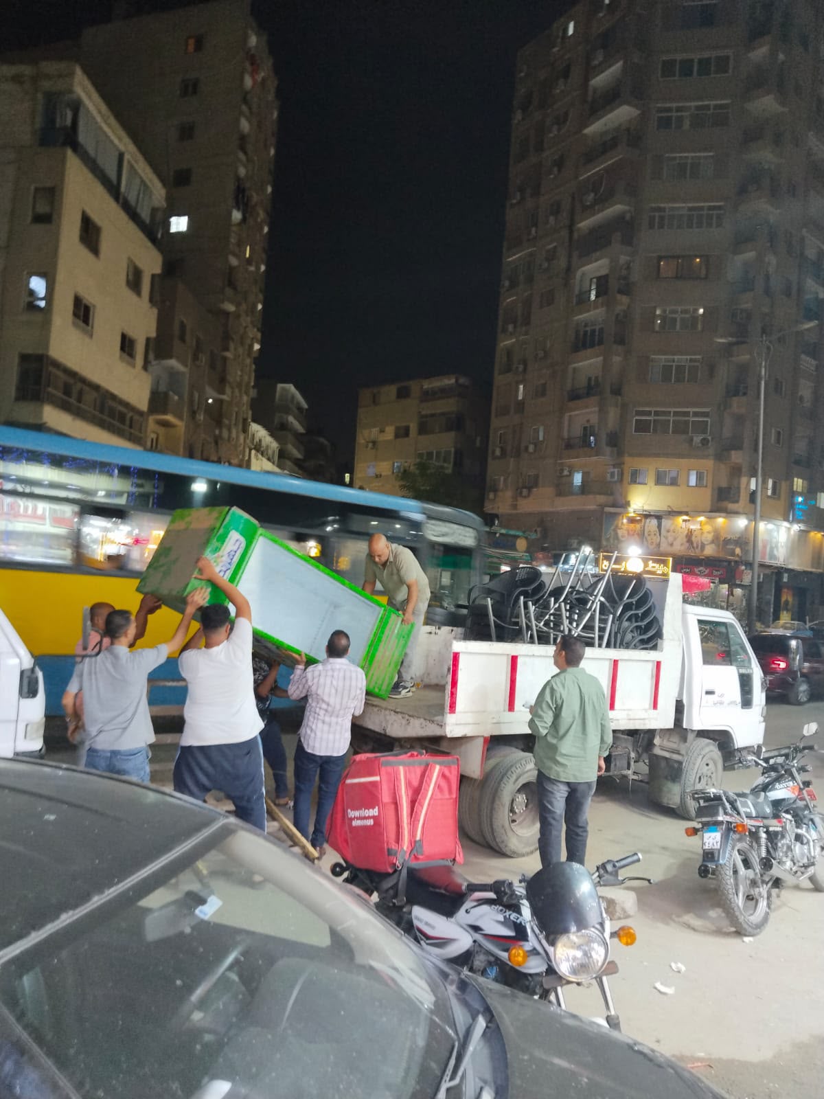 إزالة الإشغالات والتعديات على حرم الطريق (2)