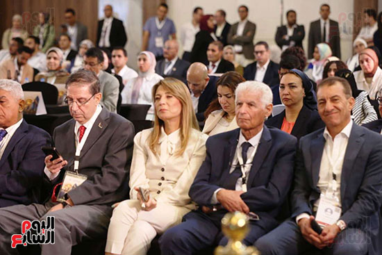 المشاركين بالمؤتمر