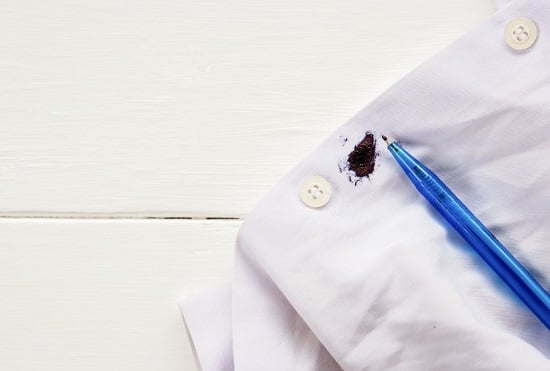 التخلص من بقع الحبر الجاف التخلص من بقع الحبر الجاف