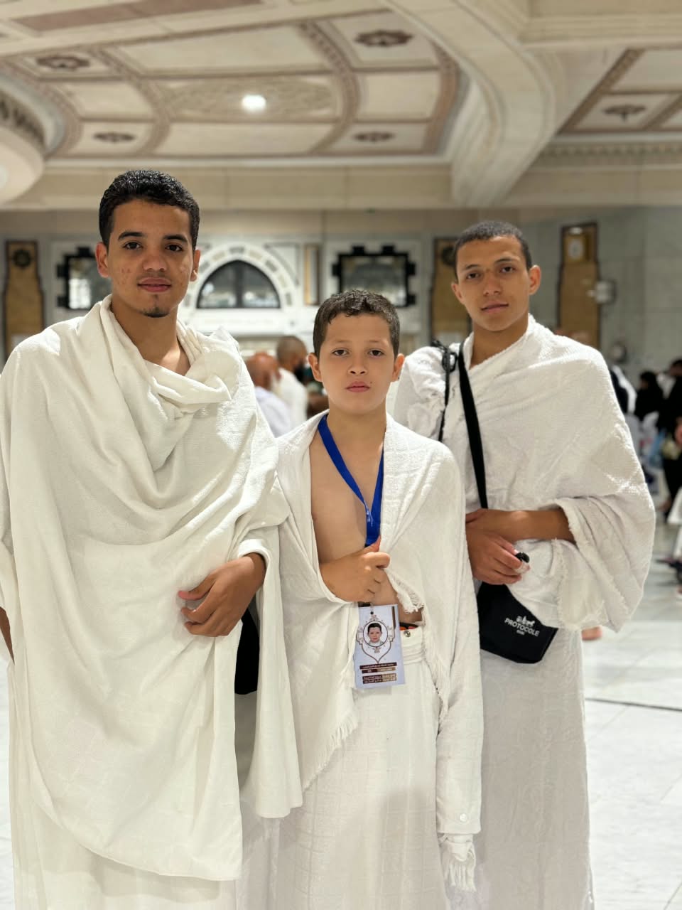 أبناء سقارة من حفظة القرآن يؤدون مناسك العمرة  (5)