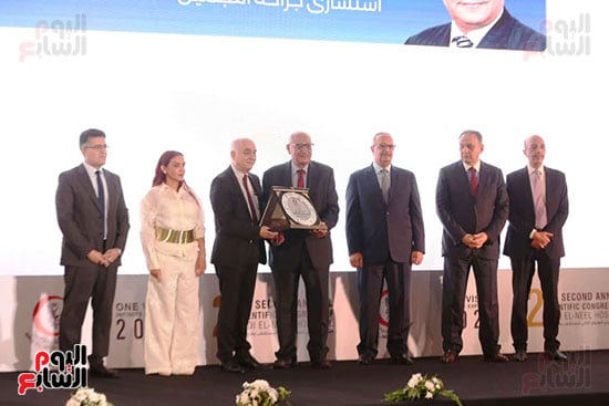 التكريمات على هامش المؤتمر (14)