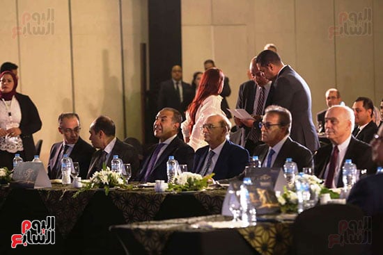 الحضور بالمؤتمر (3)
