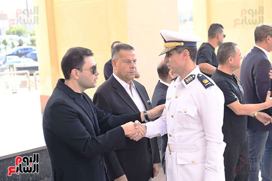 استقبال المشاركين في أداء صلاة الجنازة استقبال المشاركين في أداء صلاة الجنازة